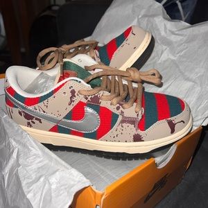 Rare Nike SB Dunk Halloween pack